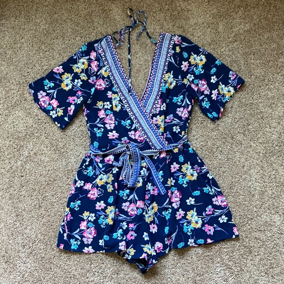 Floral Tie Waist Romper - Picture 1 of 4